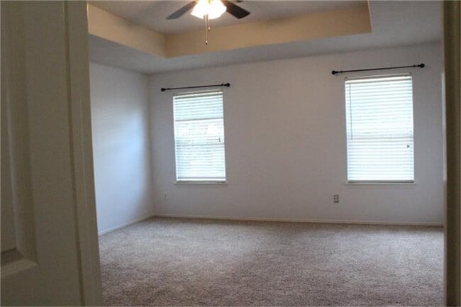 Building Photo - 24202 Kingbriar Dr