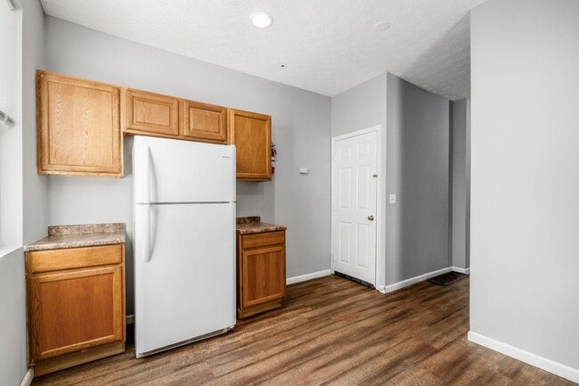 Building Photo - 78/80 Meek