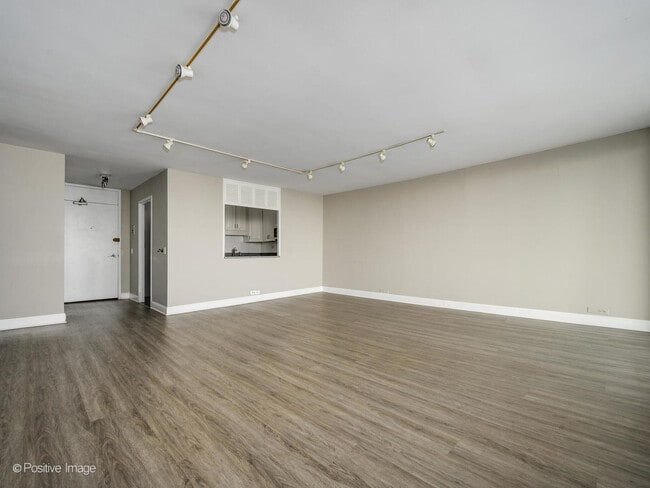 Building Photo - 1560 N Sandburg Terrace