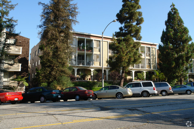 Building Photo - La Fayette Townhouse