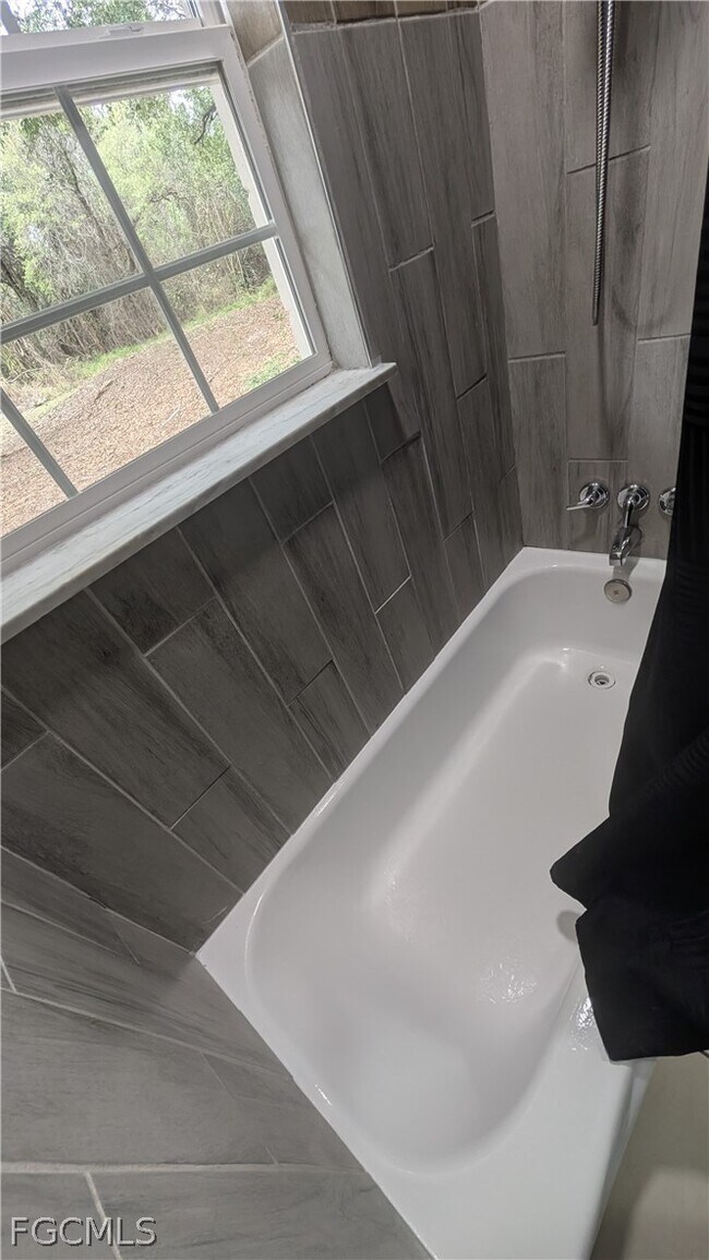 Building Photo - 660 S Missouri St