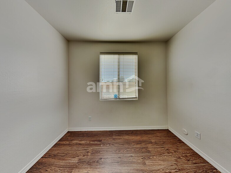 Building Photo - 9360 W Payson Rd