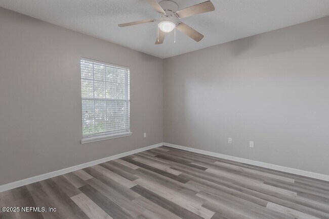 Building Photo - 14004 Crestwick Dr W
