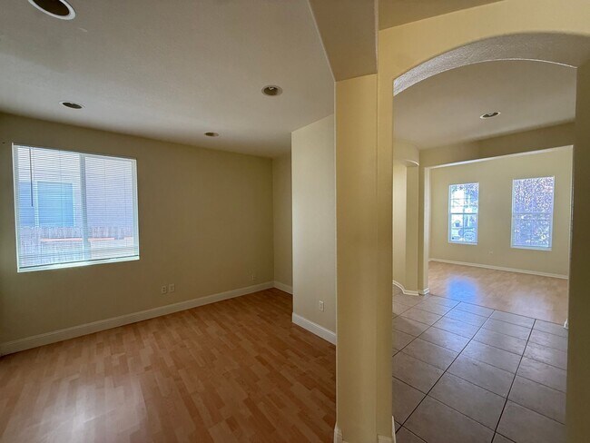 Building Photo - 9416 Trolio Way