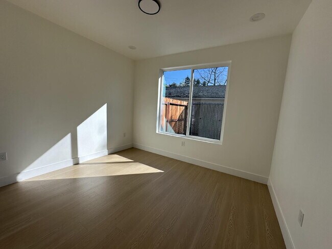 Building Photo - Brand New Construction Unit for Rent - 3 B...