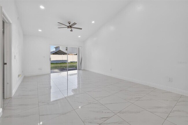 Building Photo - 3128 Sandy Shore Ln