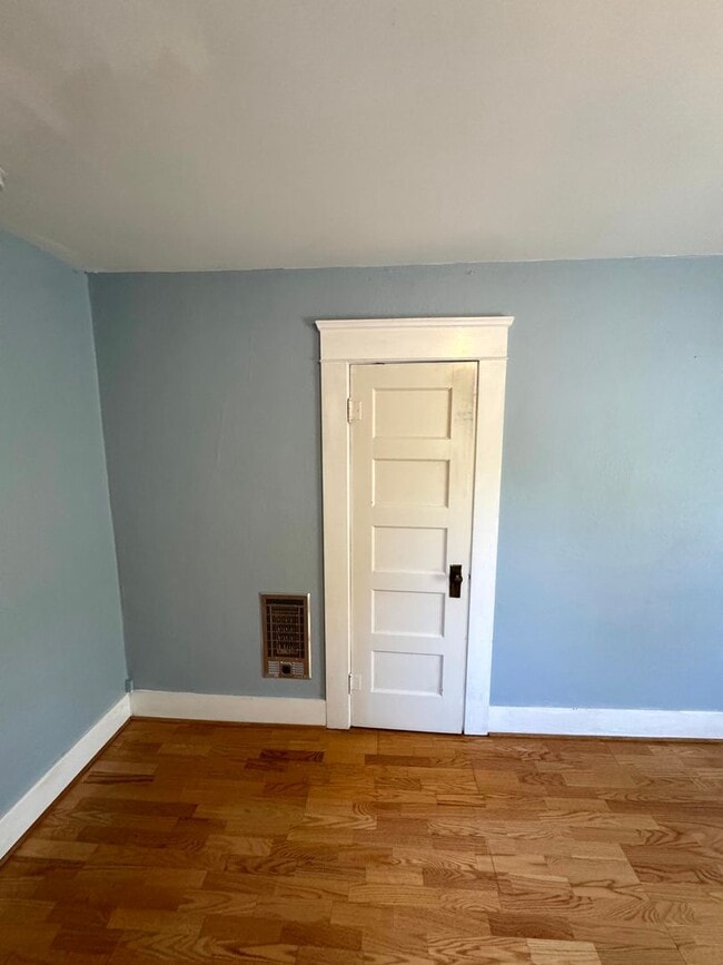 Building Photo - 4 Bedroom House Near Downtown Eugene