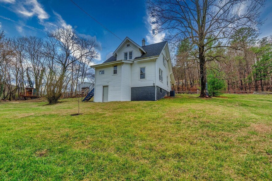 Building Photo - 4532 Old Rocky Mount Rd SW