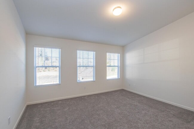 Building Photo - BEAUTIFUL 2 Bedroom Townhome in Cox Mill District - SPRING SPECIAL