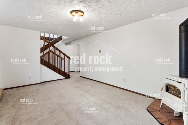 Building Photo - 820 S Liberty Dr