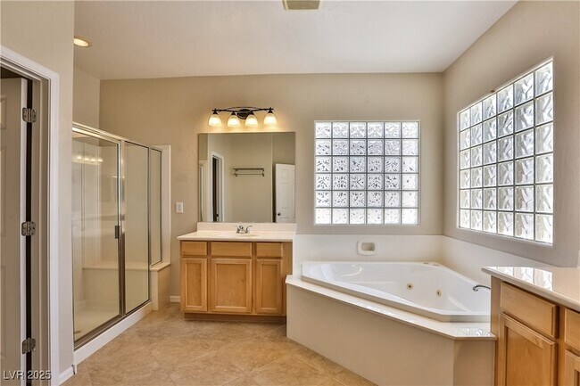 Building Photo - 2687 Bothwell Pl