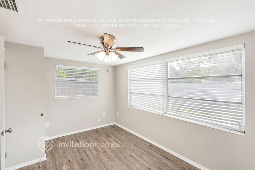Building Photo - 10914 Inglewood Ave