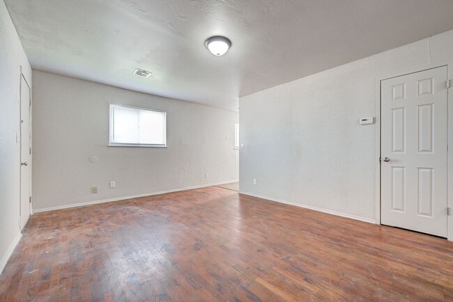 Building Photo - 1528 SE 49th Terrace
