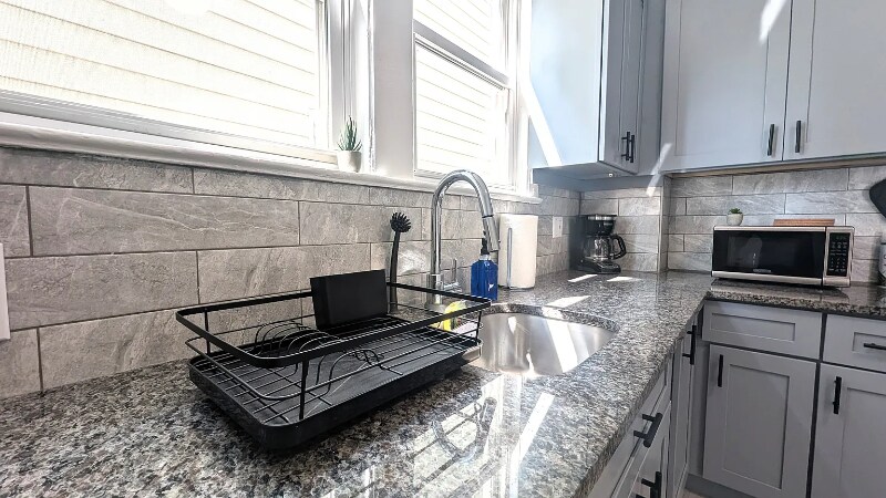 Building Photo - 352 Jackson St