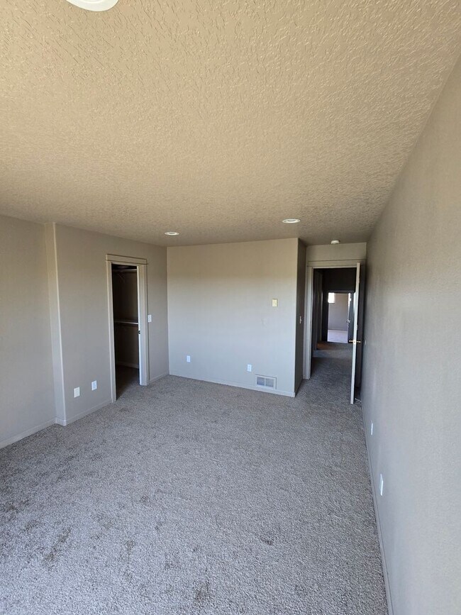 Building Photo - 1714