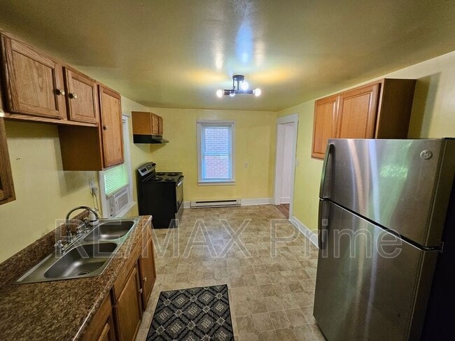 Building Photo - 120 S 10th St