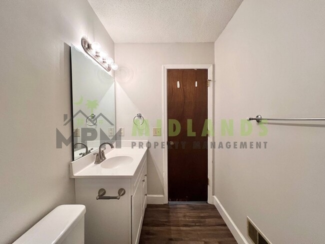 Building Photo - 6101 McMillan Cir