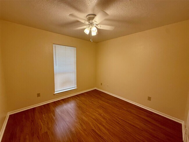 Building Photo - 1214 28th Ave N