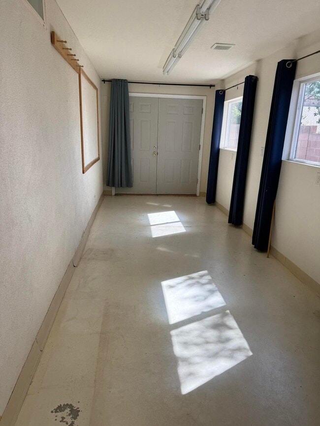 Building Photo - 8319 Santa Clarita St NE