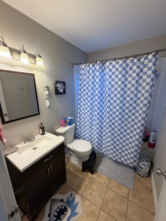 Building Photo - AVAILABLE JUNE 1ST 2026 - Beautiful 3 bed/2 bath House