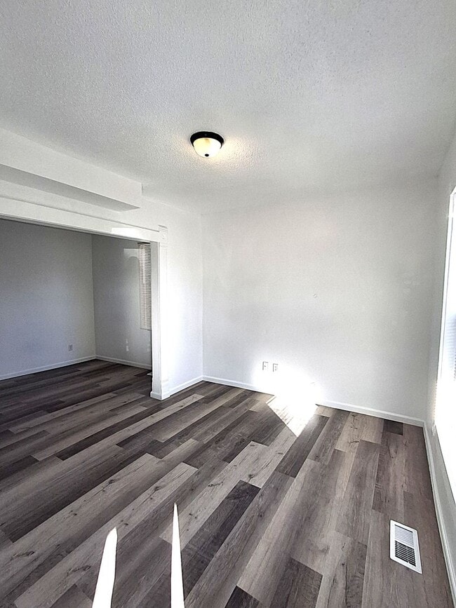 Building Photo - 1079-1 Herrera 609-611 W 8th St.