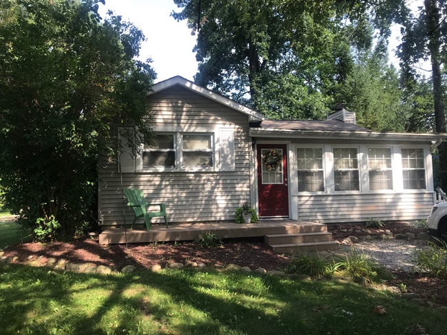 Building Photo - 3799 Fieldview Ave