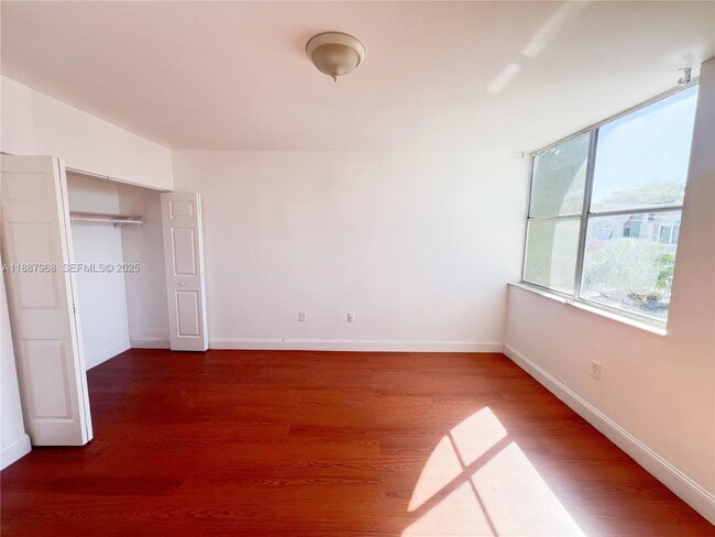 Building Photo - 3895 W 9th Way