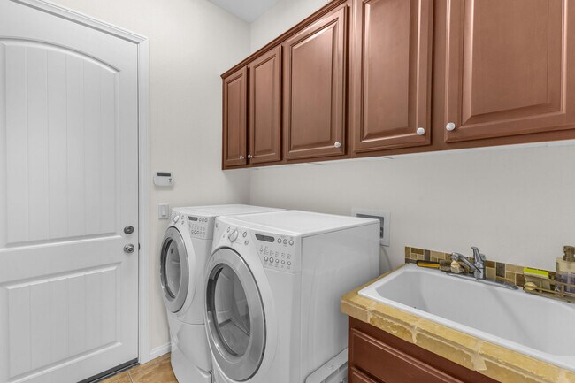 Building Photo - 81715 Charismatic Way