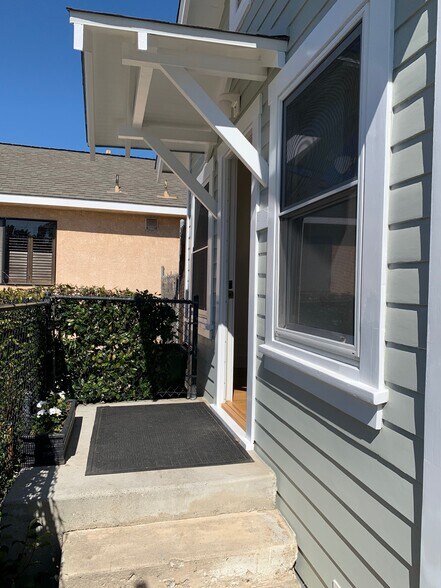 UNIT A - 1328 Electric Ave