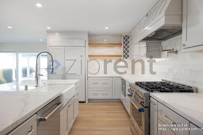 Building Photo - 5002 Plainview Rd