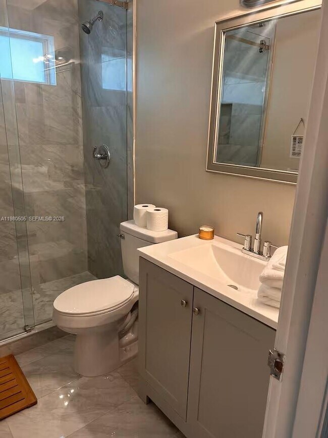 Building Photo - 1120 NE 24th Ave