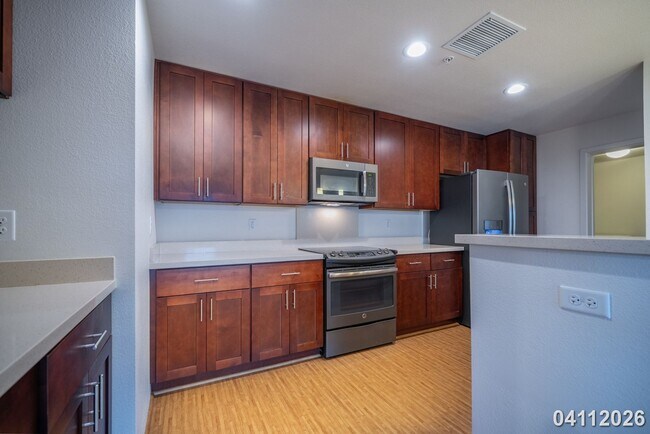 Building Photo - Ka Malanai @Kailua 3-bedroom 2-bath End Unit
