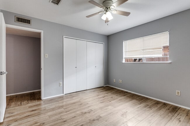 Building Photo - 7504 Portman Ave