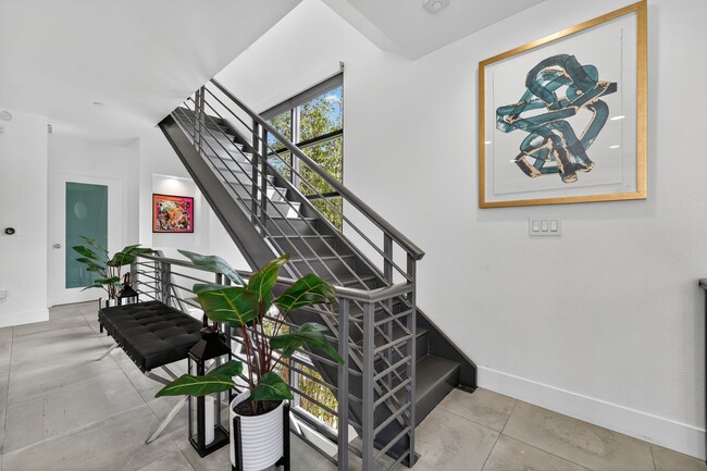 Building Photo - 1418 Innes Pl