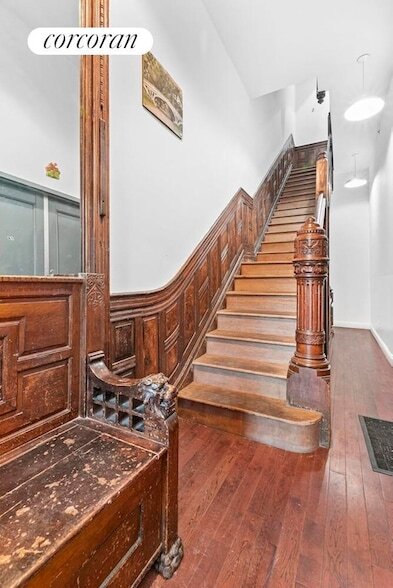 Building Photo - 2032 5th Ave