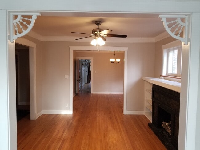 Building Photo - 4037 N Long Ave