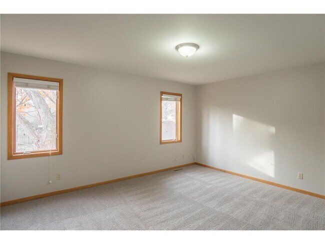 Building Photo - 5245 Clayton Dr