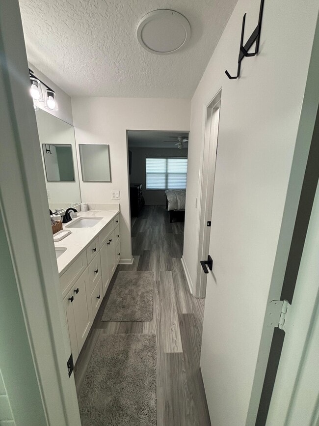 Building Photo - 620 Southwind Cir
