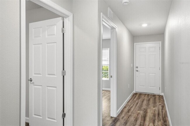 Building Photo - 64 Foxhall Ln