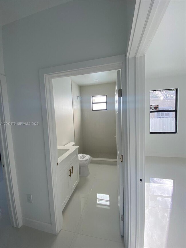 Building Photo - 1851 Wilmington St