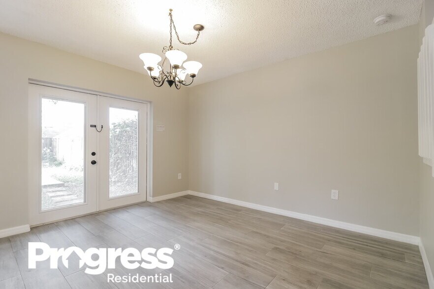 Building Photo - 631 Cave Hollow Ln