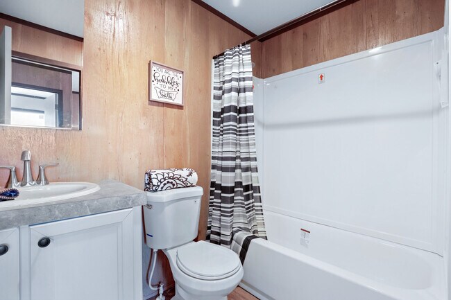 Building Photo - 111 Palomino Dr