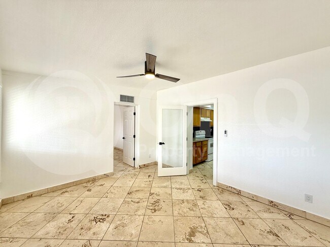 Building Photo - 3006 S Dromedary Dr