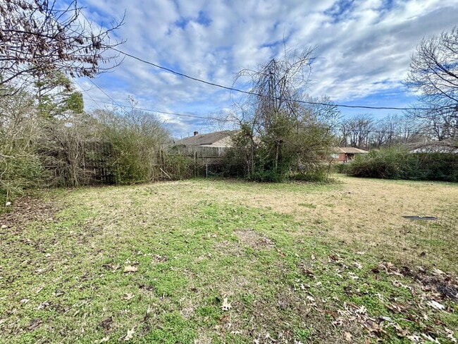 Building Photo - 3594 W Sutton Dr