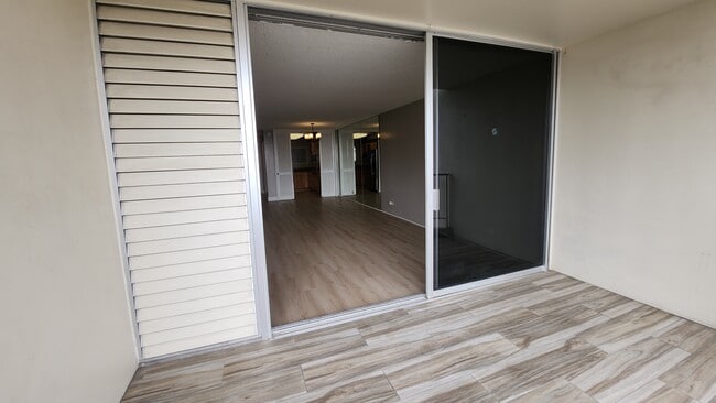 Building Photo - 469 Ena Rd