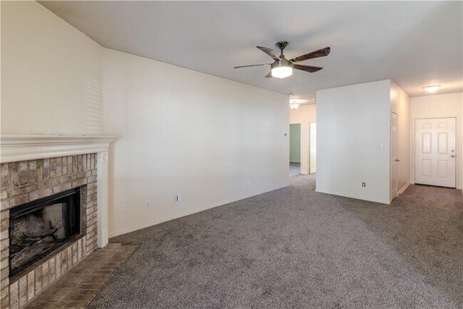 Building Photo - 105 Bluejay Cove
