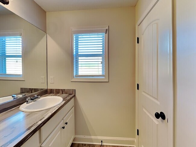 Building Photo - You'll want to see this home for yourself!