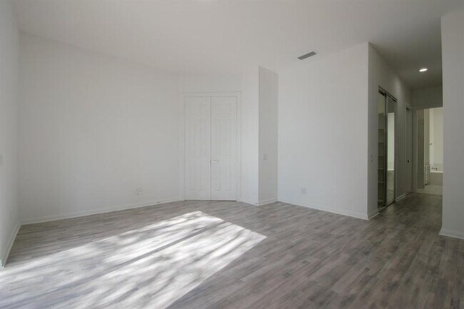 Building Photo - 7046 Fish Creek Ln