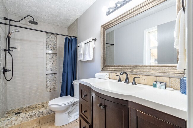 Building Photo - 4375 Park St