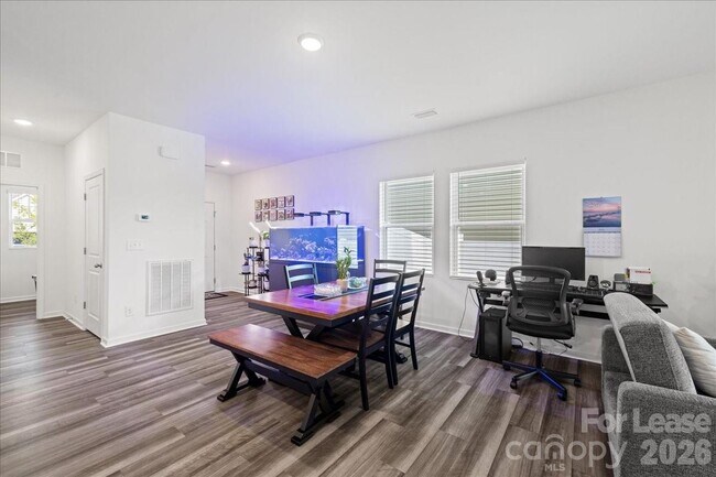 Building Photo - 144 Babbling Brk Dr